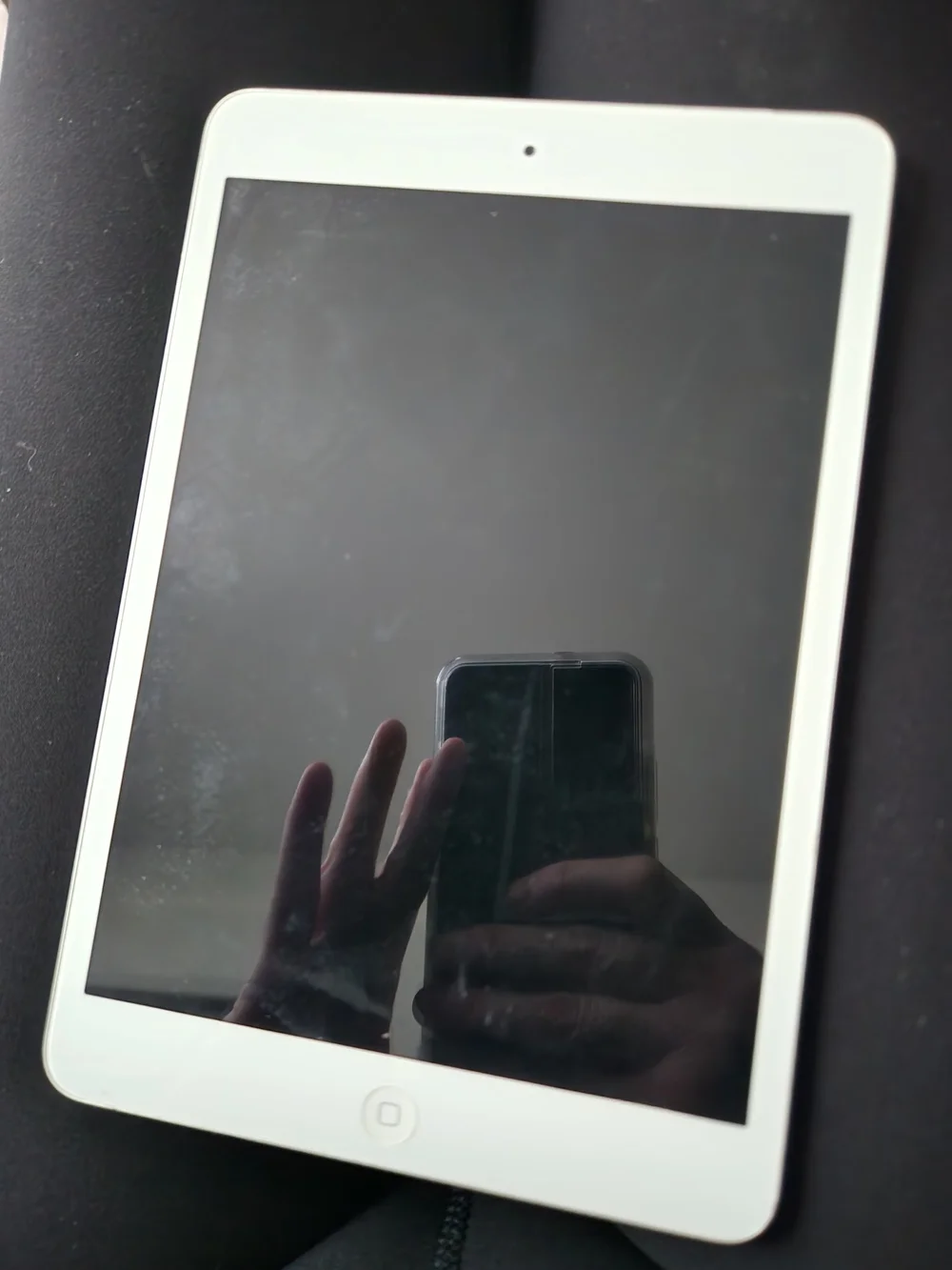 Apple iPad Mini - White Front Tablet Second Generation/No Charger Usb-c